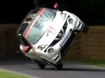 スゴイぞ日本車！　日産が片輪走行で４年ぶりに世界記録更新