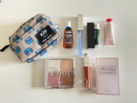 【ポーチの中身】客先で好印象を残したい！　営業として日々がんばる女性のお仕事メイクポーチ