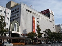 ヤマトヤシキ姫路店（663highlandさん撮影、Wikimedia Commonsより）