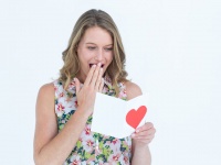え、何で私！？10年以上交流がない友人の結婚式、行くべき？