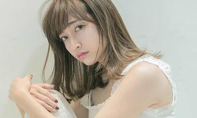 自分史上最強の可愛さをミディアムヘアでつくる♡”ヘルシー”＆”ちょい小悪魔”な色気で魅せて♡