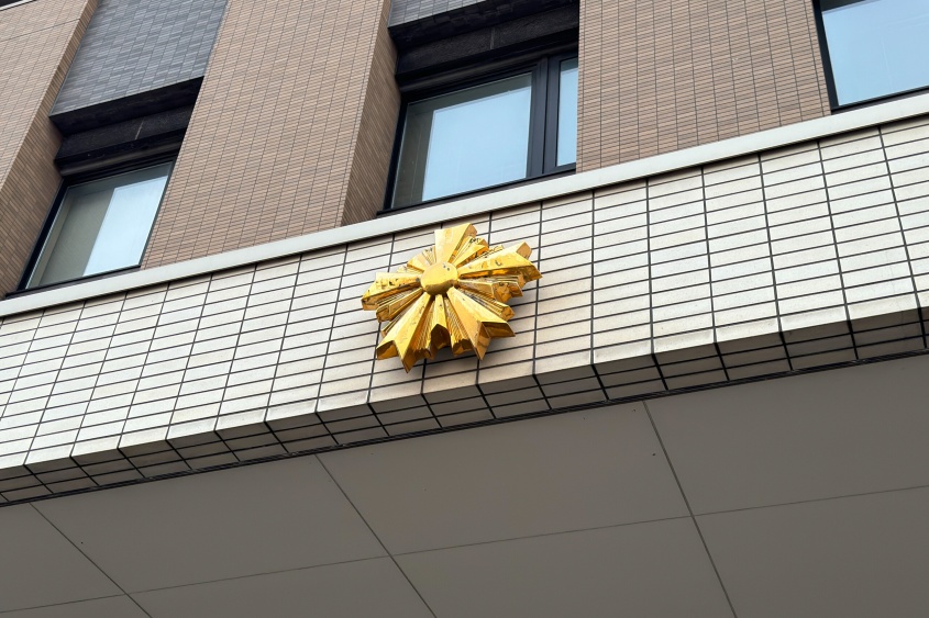 市職員が「男子トイレ」で盗撮し同僚に捕まる　市が停職3か月に　職員は「5回やった」