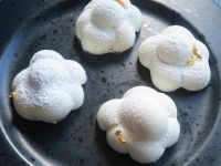 空に浮かぶ白い雲をおいしいお菓子に。雲みたいなパンナコッタの作り方【ネトメシ】