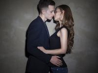 【男女のちがい】死ぬまで内緒……。恋人の友だちとキスしたエピソード4つ！