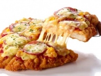 これピザ生地じゃなくてチキンです