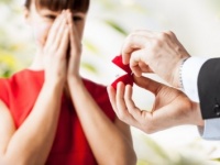 既婚女性に聞いた！　結婚するまでに夫と付き合った期間・6選