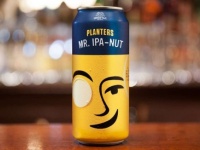 アメリカのナッツ専門ブランドがビール界に初進出。ピーナッツ風味のビールがイリノイ州の一部で販売中