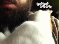 ヒゲを揉めば下僕化完了。そんな猫たちの術中にはまったヒゲ男性たちの映像総集編