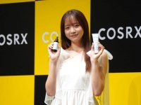 森香澄＆瀬戸麻実が夏終わりのスキンケアを語る！　韓国ダーマコスメ「COSRX」の愛用品も紹介