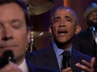 オバマ大統領がクールなラップで8年間の人気を振り返る動画が話題に