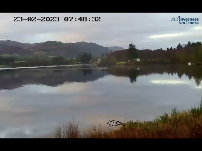 Unexplained disturbance on surface of Loch Ness at 07.48am on 23/02/2023 on VILN Webcam（YouTube）より