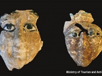 カラフルなミイラのマスク。日本とエジプトの調査隊がサッカラで古代エジプト第2王朝の墓を発掘