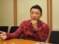 インタビューに応える山本太郎参議院議員