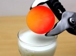 そうなるのか！　１０００℃の鉄球を牛乳などに入れてみた結果…