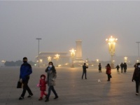 12月17日の北京市内の様子。まさに五里霧中といった感じだ
