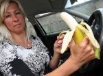 【悲運】渋滞中にバナナを食べてたら…　罰金２万円！