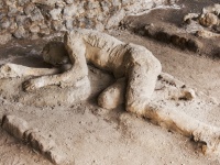 遺物の呪い。ポンペイ遺跡から盗んだ出土品を返還した女性、15年間呪いに苦しむ