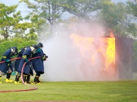 ​女性消防士はわずか2％、男性とおなじ訓練