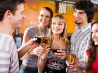 年末年始の同窓会には心構えが必要！　男性が久しぶりに会った男友だちに「負けた」と思うこと3選！