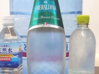 用意した水