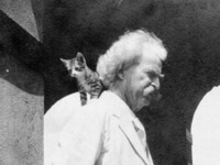 「トム・ソーヤーの冒険」の著者、マーク・トウェインは誰よりも猫を愛した。トウェインと彼の愛した猫たちの写真
