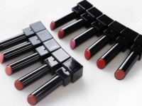 マスク時も美発色が続く！　KATE新作「リップモンスター」全11色を“ガチレビュー”