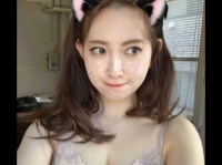 抱きしめたくなるマシュマロボディ。こじはるのランジェリー姿に「ナイスバティは健在」「こじはるさん、セクシー」の声