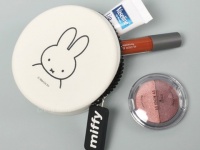 “くるんっ”とかわいい。「ミッフィーのまるいポーチ」新発売