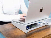 リモートワークの強い味方。収納できるワークスタンド登場