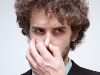 オトコが気になるオンナの臭いランキング　3位デリケートゾーン、2位わき、1位○○！