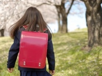 皆勤賞の実施には賛成？それとも反対？（画像はイメージ）