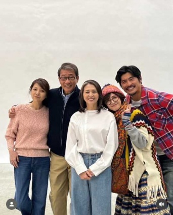 Instagram:続・続・最後から二番目の恋公式（@zokuzokukoi2025）より