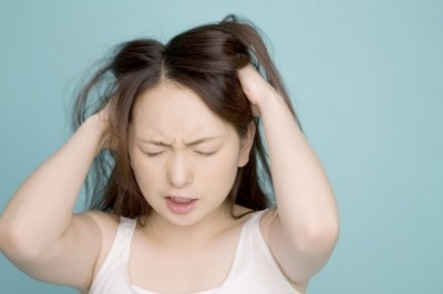 恥ずかしすぎる……！　女子がやらかした「しくじりメイク」4選