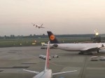 それはアカン…　最後のフライトでパイロットが危ない飛行をしてしまう・・・。