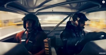 ドリフトの「唯一神」ことケン・ブロックがロンドンを爆走！　次々と超難度のコースをクリアしてスリリングすぎる！