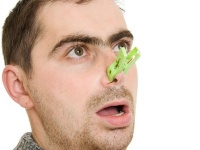 何で本人は気づかないんだよ!?　男性が「クサッ!!」と思った彼女の〇〇6つ！