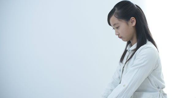 落ち込む小学生