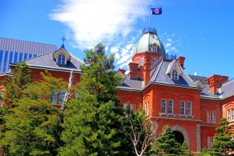 児童への暴力行為、女性につきまとい、個人情報紛失など…　北海道『教職員6人』が【懲戒処分】