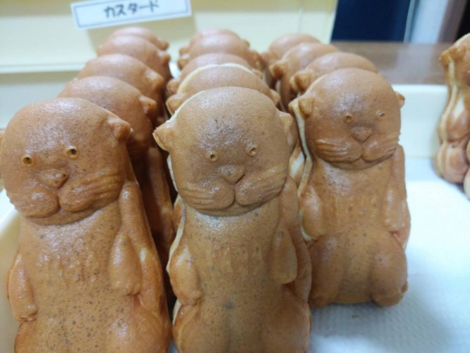 山本さんがほれ込んだカワウソ焼き。自宅で製造している。
