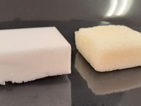 おやつを食べてたら「激落ちくん...？」　同僚を心配させてしまった鹿児島銘菓に注目→どれほど似てるか検証してみた