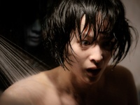 【閲覧注意】『呪怨』清水崇監督最新作4DX限定公開『雨女』冒頭3分映像が衝撃的すぎる