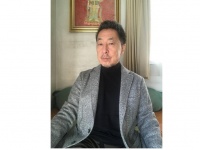 『「がんばらない」という智恵～自分でできる働き方改革～』（辰巳出版刊）の著者・元井康夫さん