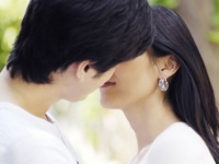 官能的なキスをするためのテクニック4つ