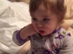 本物のボス・ベイビー！？「仕事の電話をしているビジネスマン」になりきる赤ちゃん