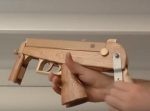 これが大人の本気。　フルオート１６連射も可能な本格木製ゴム鉄砲がすごすぎる。