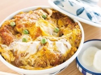 復活したももやのカツ丼（かわまちてらす閖上公式サイトより）
