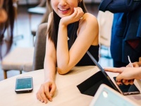 ぶっちゃけ職場恋愛ってどうなの？　モテ女から学ぶ「職場恋愛の心得」