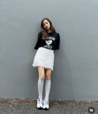 Instagram:板野友美(@tomo.i_0703)より