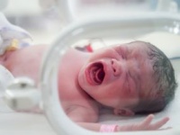 自分が産んだ子どもなのにDNAが一致しない!? shutterstock.com