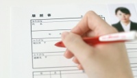 やりたい仕事ができるvs給料・福利厚生がいい……仕事ではどっちを優先するべき? 社会人に聞いてみた